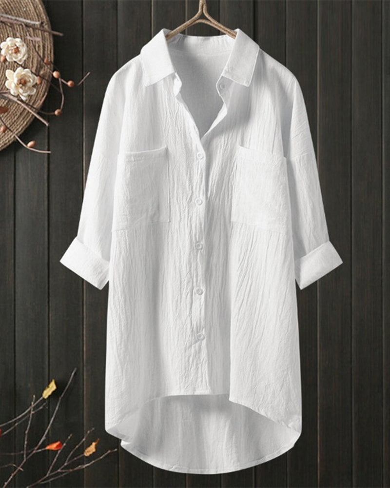 Casual, solid-colored blouse with long sleeves — a versatile everyday basic