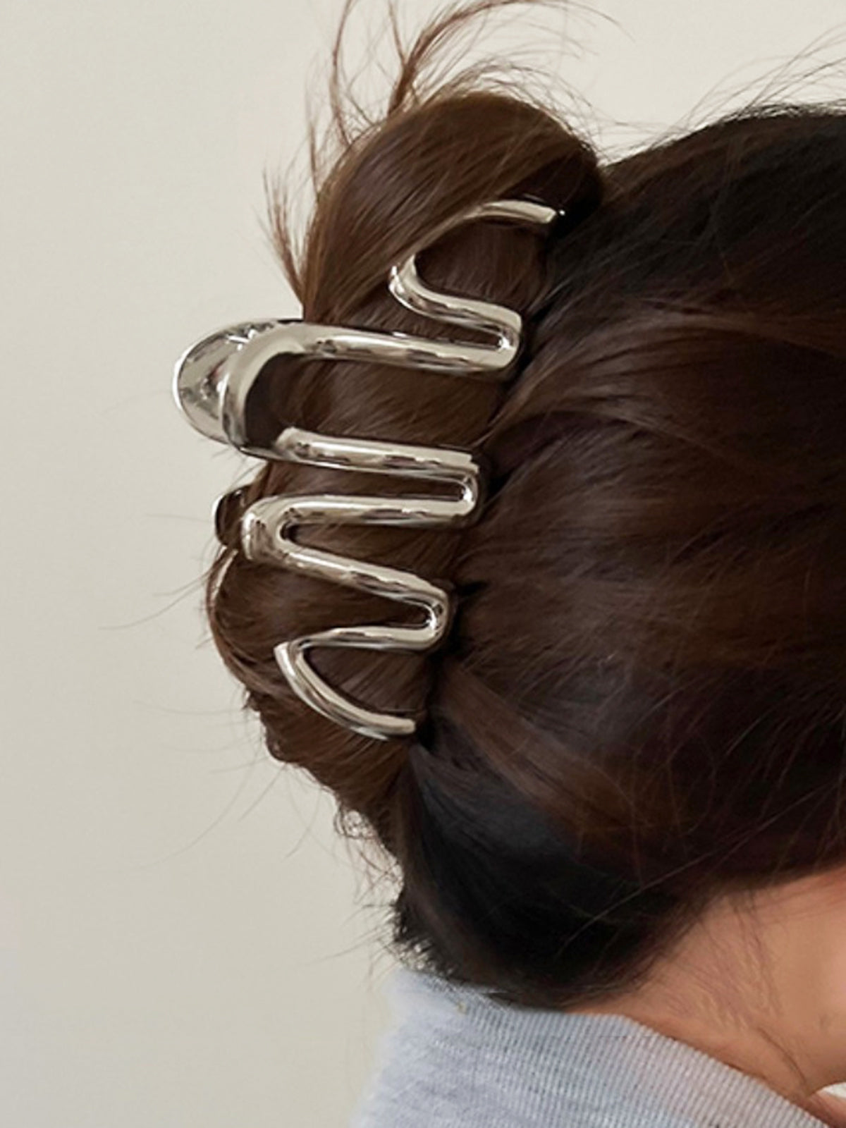 Laure | Sculptural Metallic Finish Hair Clip