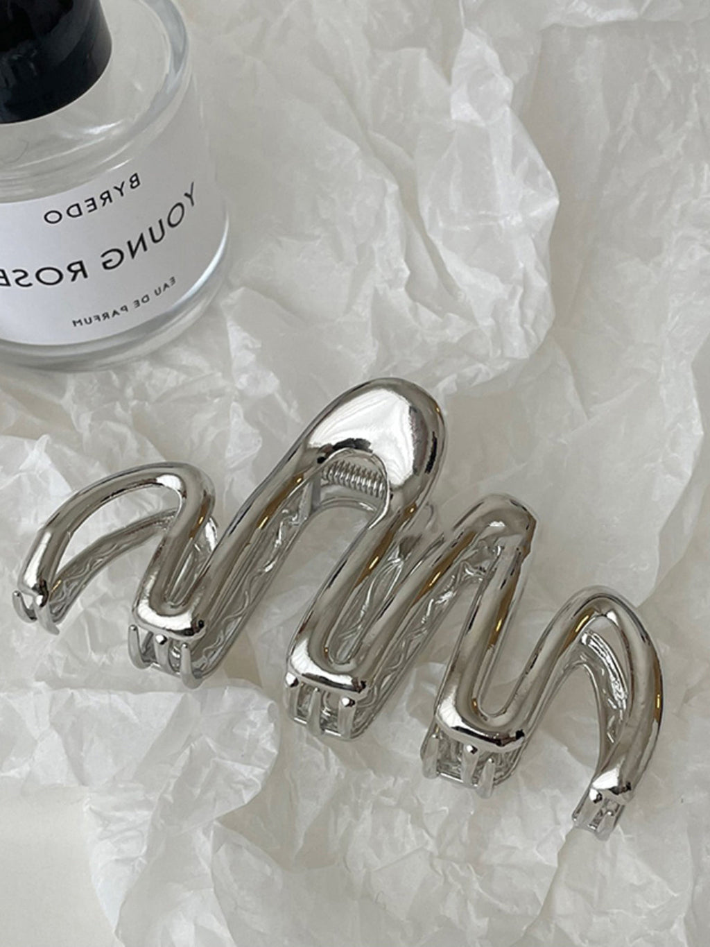 Laure | Sculptural Metallic Finish Hair Clip