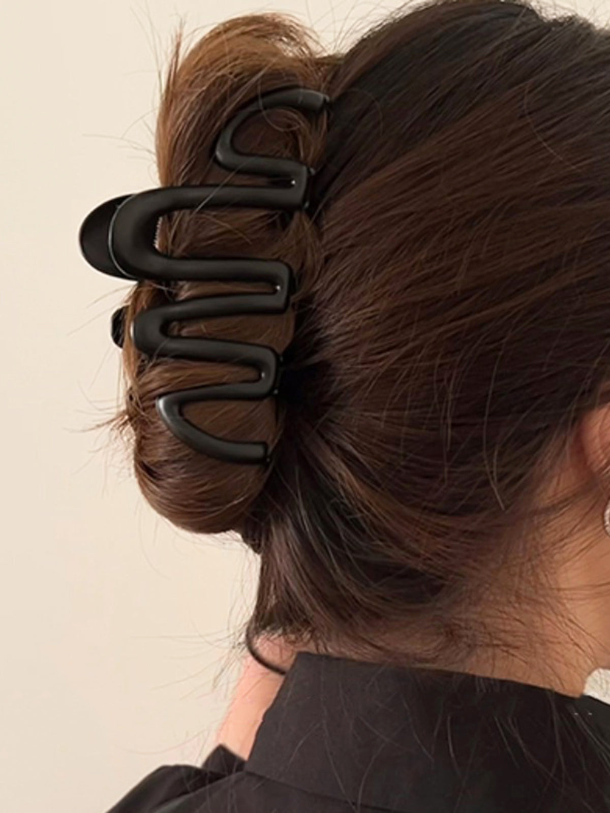 Laure | Sculptural Metallic Finish Hair Clip