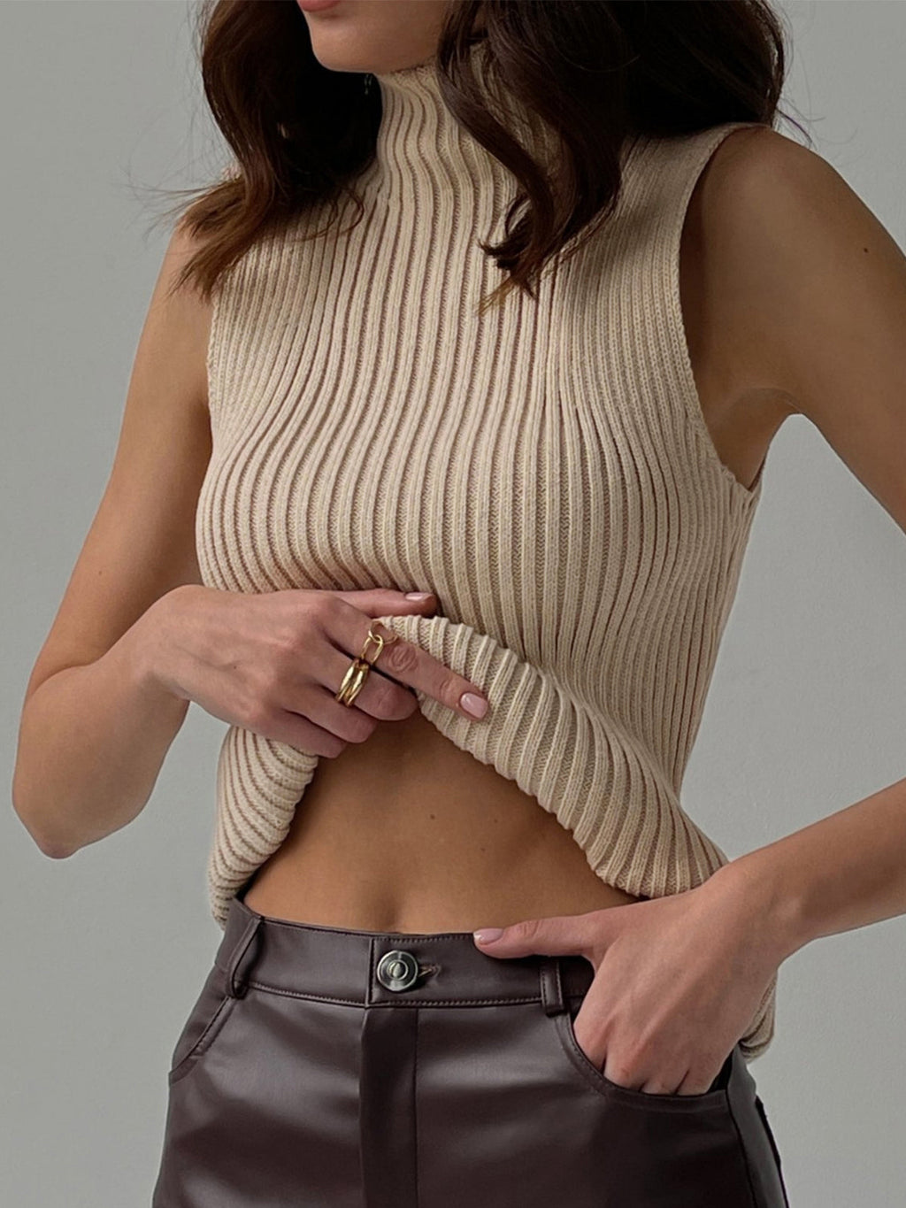 Nives | Sleeveless Knit Top for Women