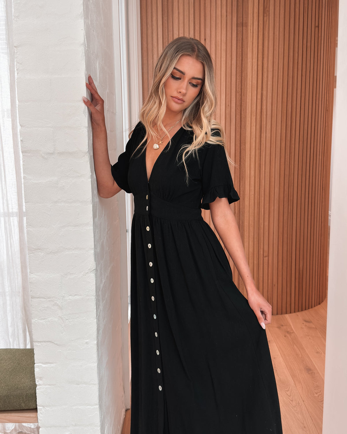Leonora | Black Casual Midi Dress