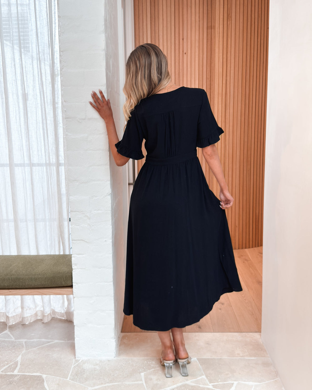 Leonora | Black Casual Midi Dress