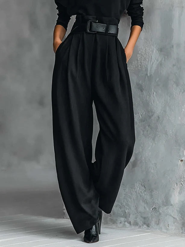 Primavera | All-Black Turtleneck & Straight-Leg Pants Set for Women